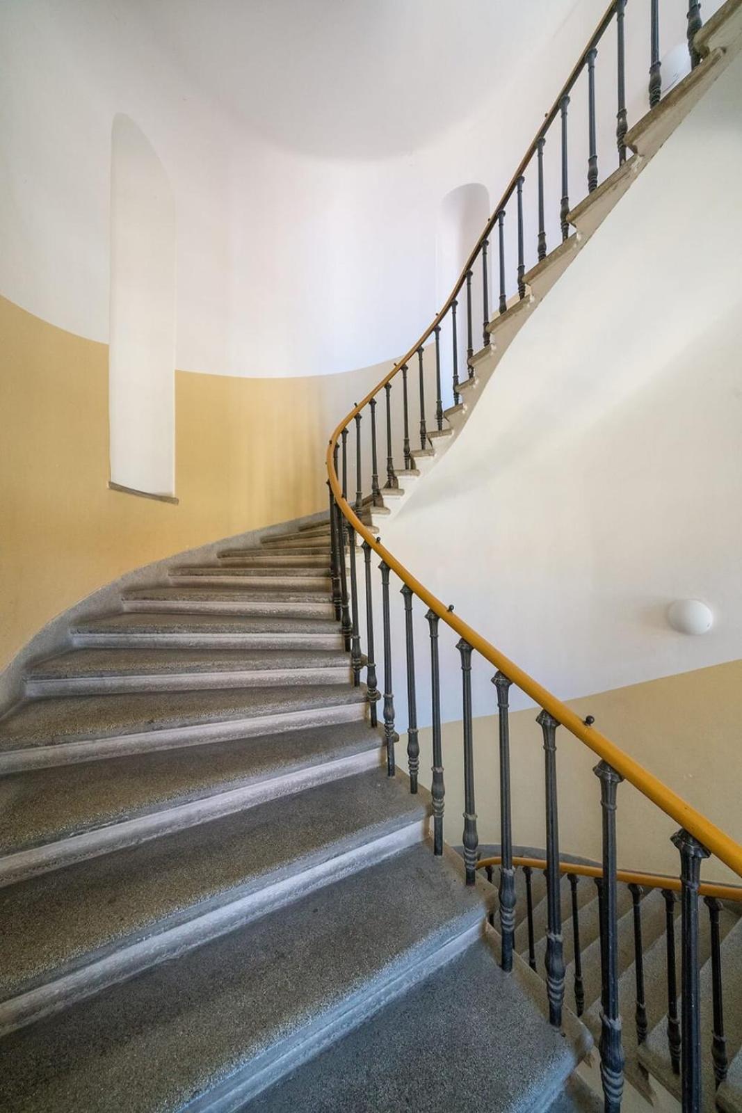 Quiet City Center Apartment In Hip & Foodie Area Prague Ngoại thất bức ảnh