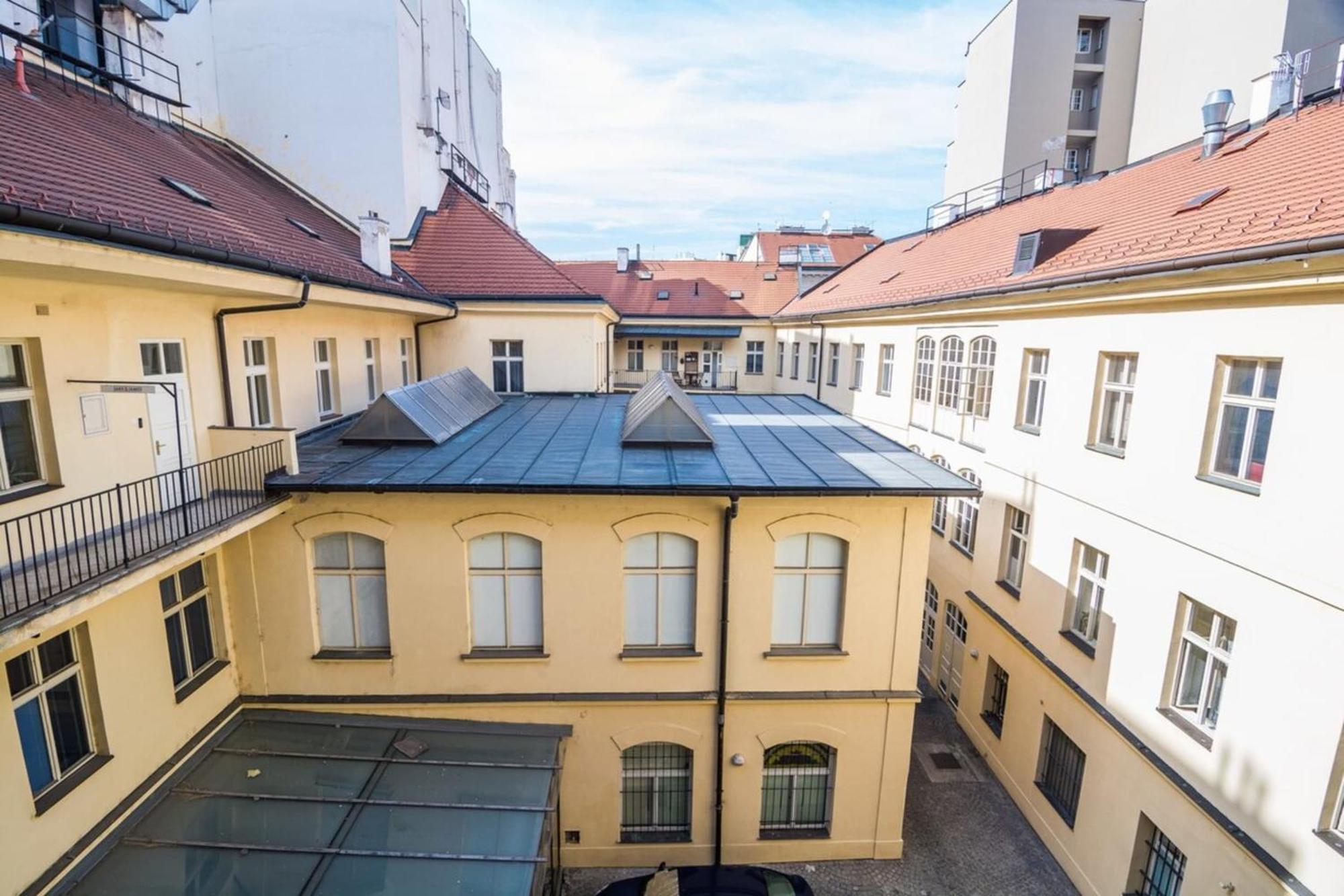 Quiet City Center Apartment In Hip & Foodie Area Prague Ngoại thất bức ảnh